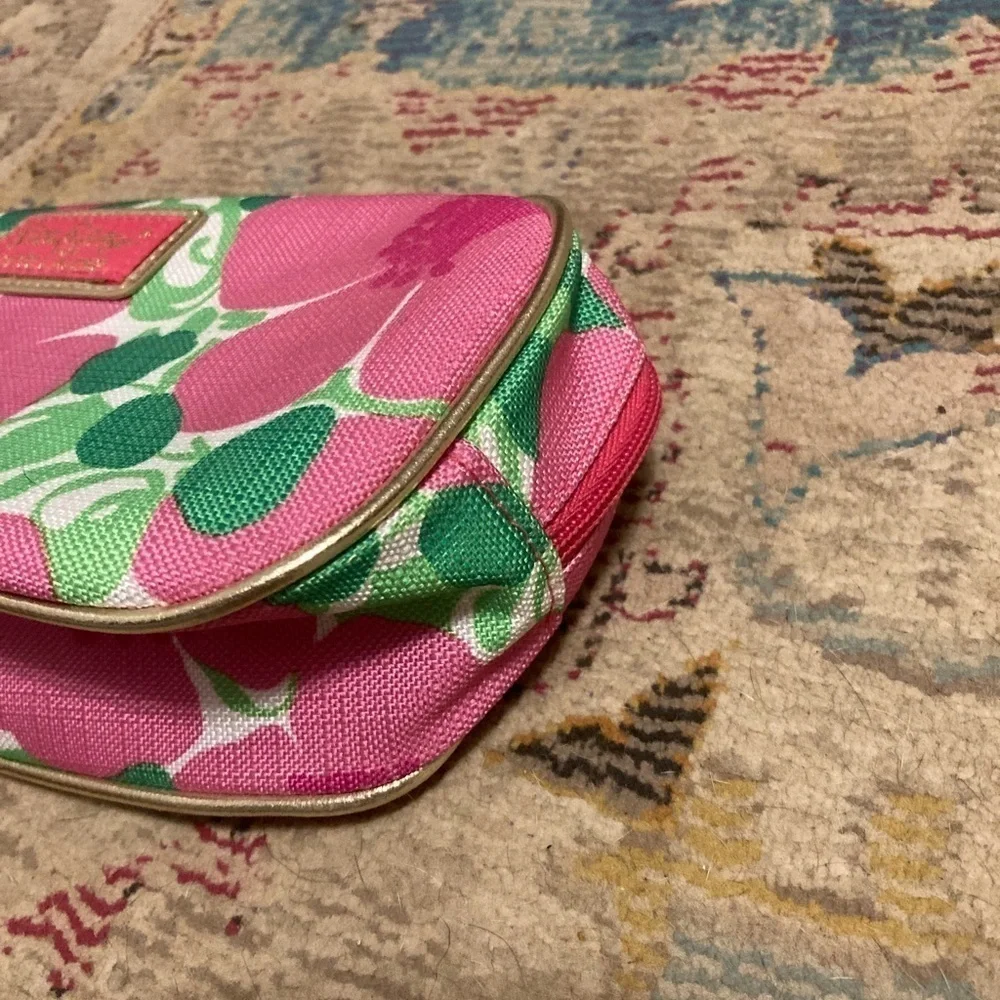 Lilly Pulitzer Estée Lauder Pink And Green Floral Makeup Zipper Bag